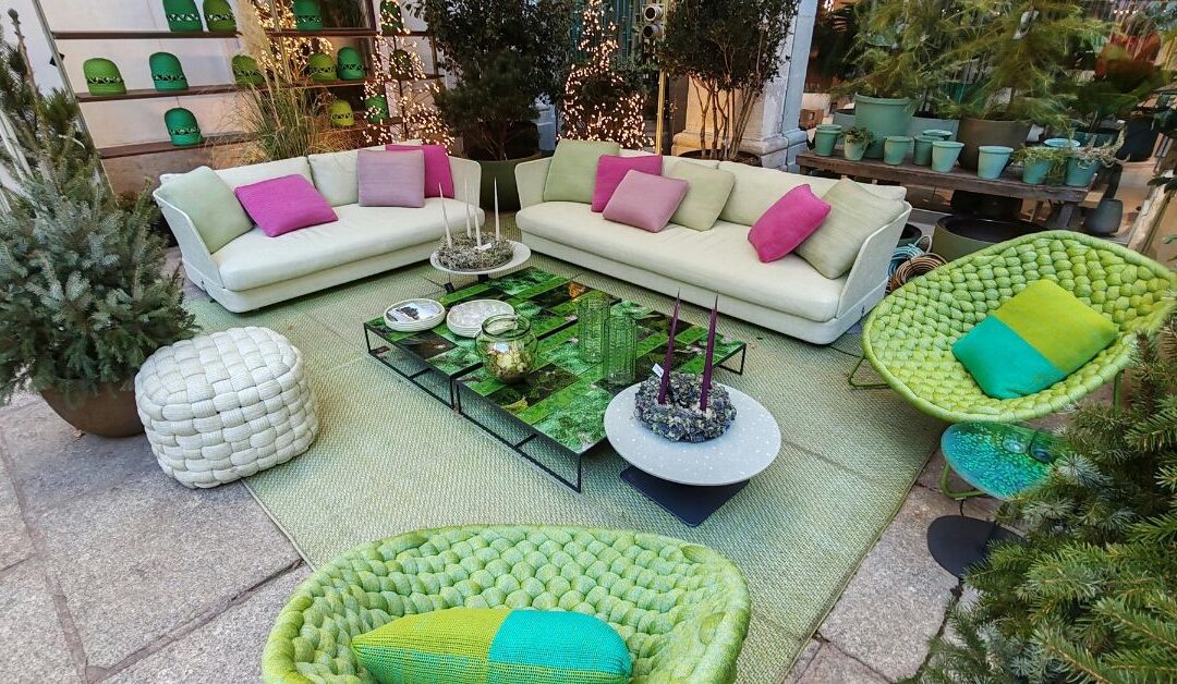 How to Transform Your Outdoor Living Space Into a Cozy Retreat